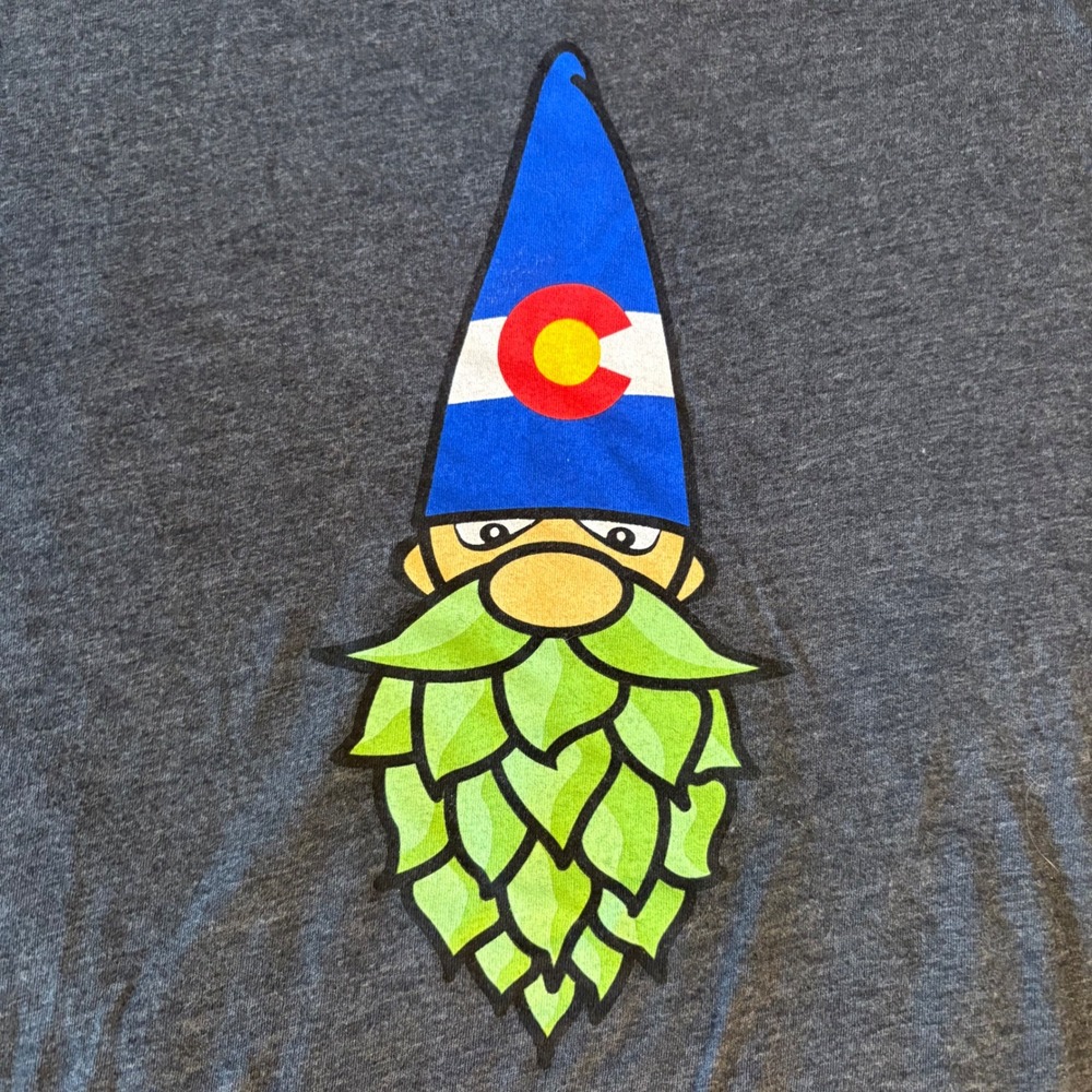 Askels Colorado Gnome Tshirt. Men's size Med. NWT‎ but has small hole